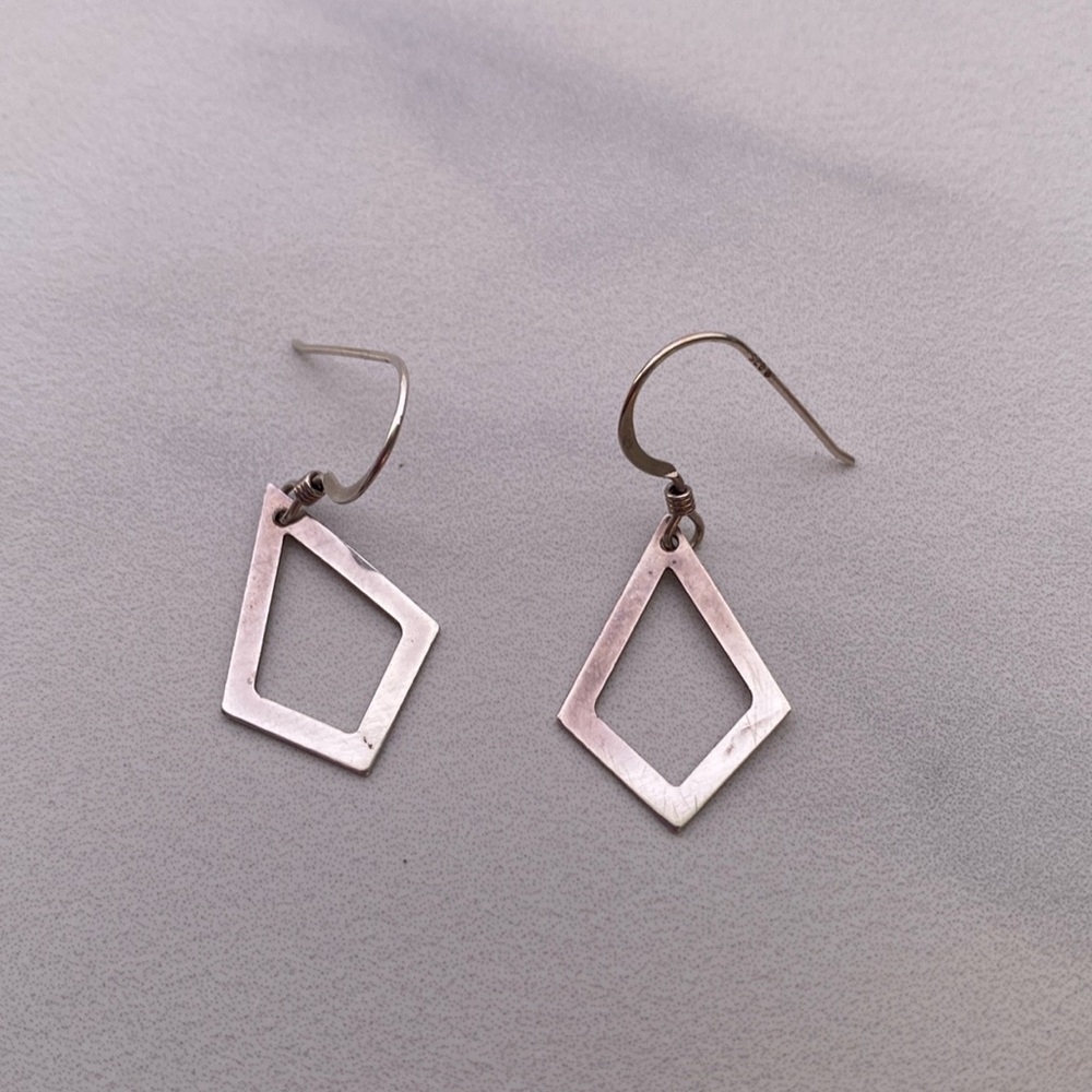 Sterling silver lightweight diamond shape drop hook‎ earrings